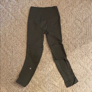 Lululemon Zone In crop leggings